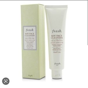 NWT Fresh Soy Face Cleanser